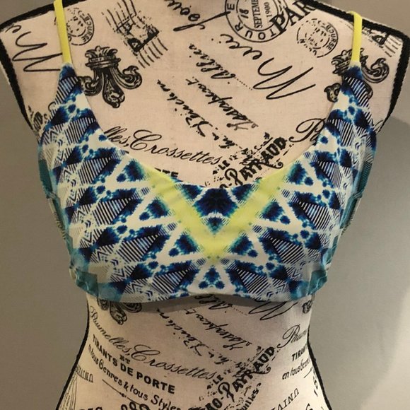 🎁d Carter Designer Strappy Bikini Top w/ tassels - Picture 10 of 11